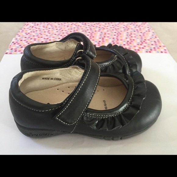 Eleven brand EUC MaryJane style ruffled shoes US 9 - Picture 3 of 6